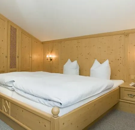 Pensionat Haus Tanneck 2*